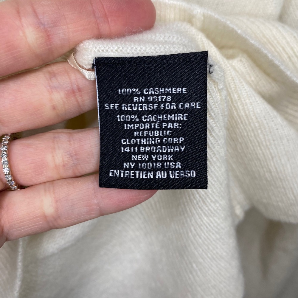 House of Harlow 1960 EUC Cream V-Neck Cashmere Cardigan Gold Crest Buttons Small - Picture 5 of 5